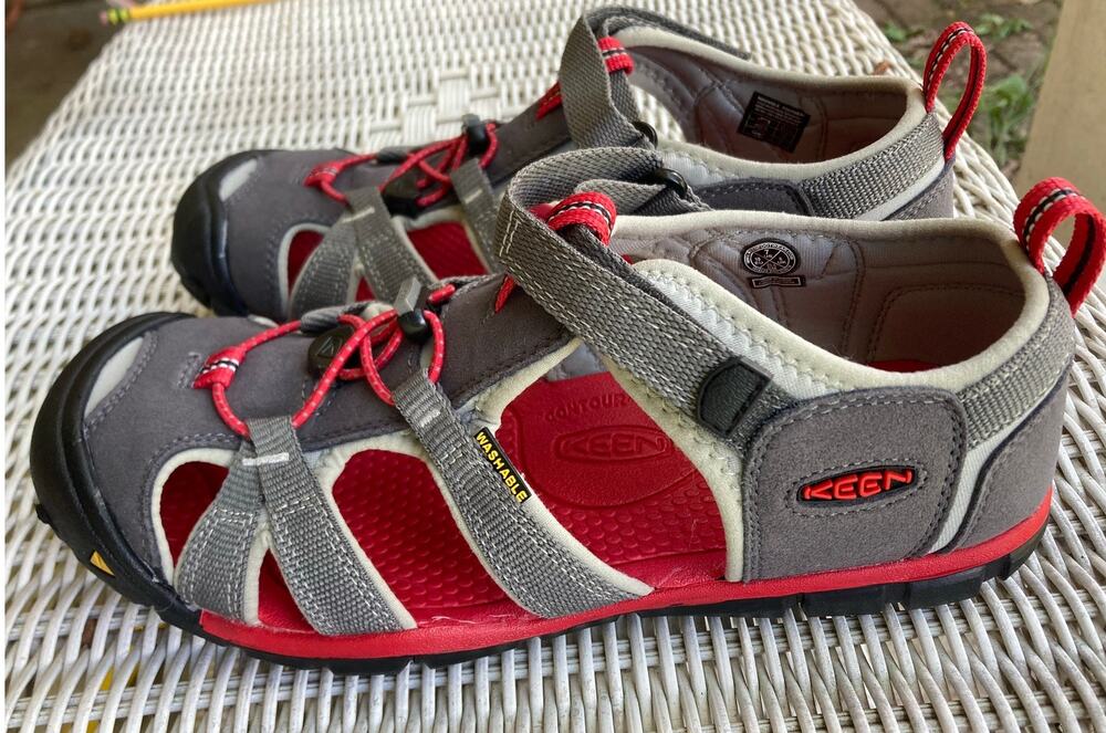NWOT Keen - Seacamp II CNX Water Trail Hiking Camping Shoes - Big Kids 7/Wmn 8.5